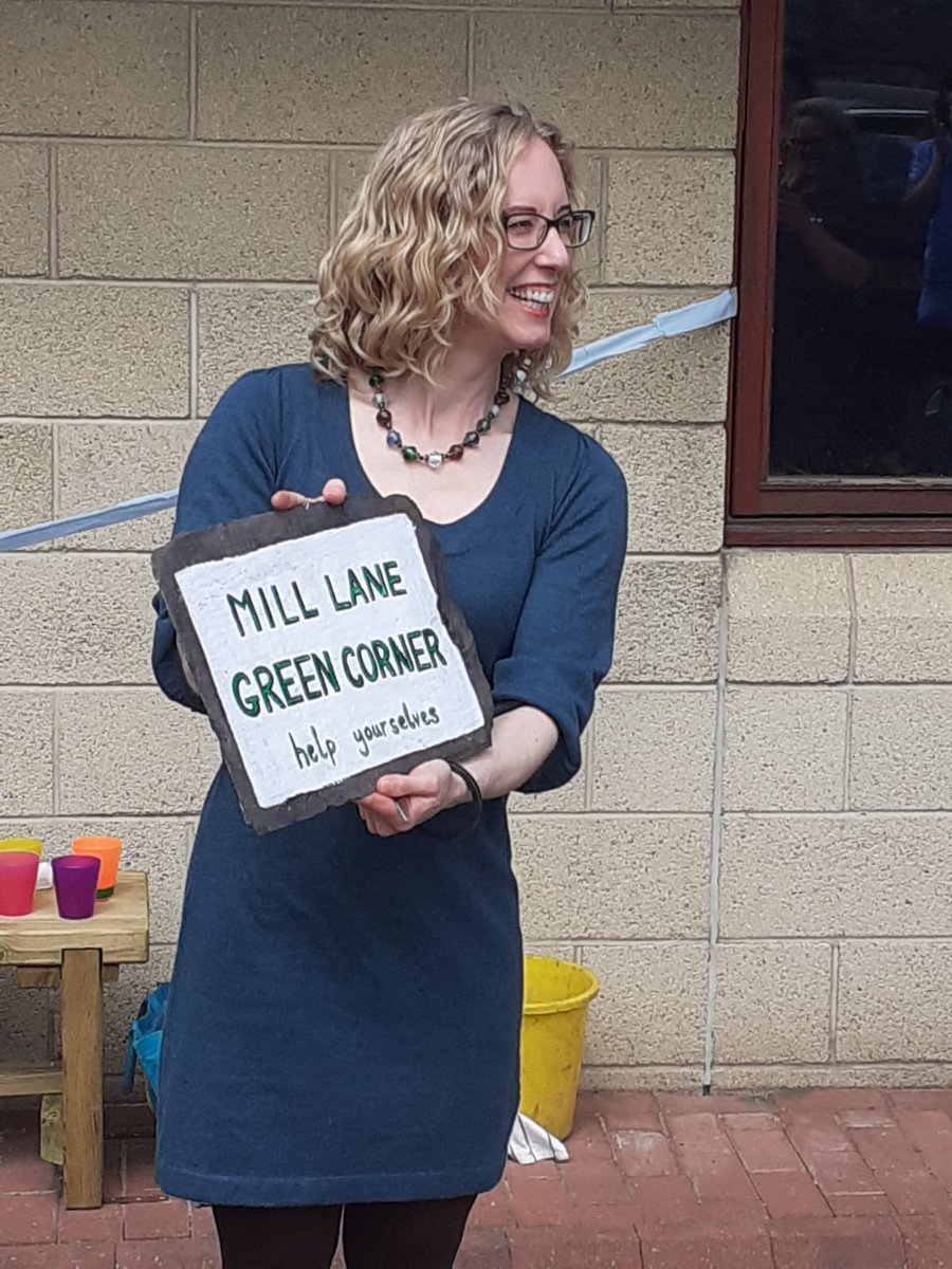 lornaslater's tweet photo. I was delighted to officially 'open' this community garden project in #Leith yesterday at the Mill Lane Surgery. More green growing things in our communities and more locally grown food available for all please! @EdibleEstatesWH @NHS_Lothian https://t.co/44pTkYwmWh