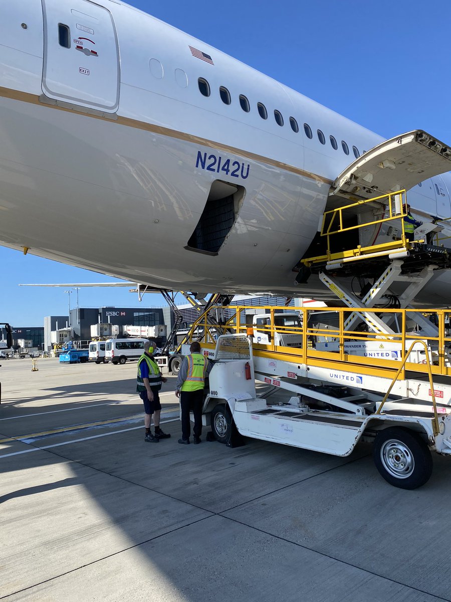 WilliamDark99's tweet photo. Ramp safety walk and equipment checks with LHR Quality Control and our LHR Ramp LOSA Team today @AOSafetyUAL @carpit3 @NikosKaramanlis @ArvindGarcha @marisaatunited @AndreaNPunited https://t.co/IypqEACPVj