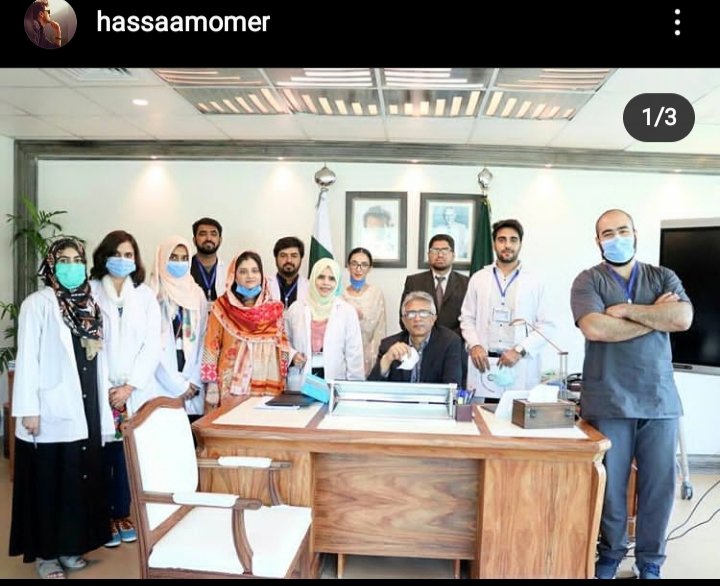 HassaamOmer's tweet photo. he called us for debate on NLE 
nd gave us a lolypop by giving examples of US nd UK . He even did not know that they have no such professional exam like we have
nd in yesterdays meetinh he said we are not copying anyother country 😂
#BanNLESaveDoctors https://t.co/VS06qmUtYU