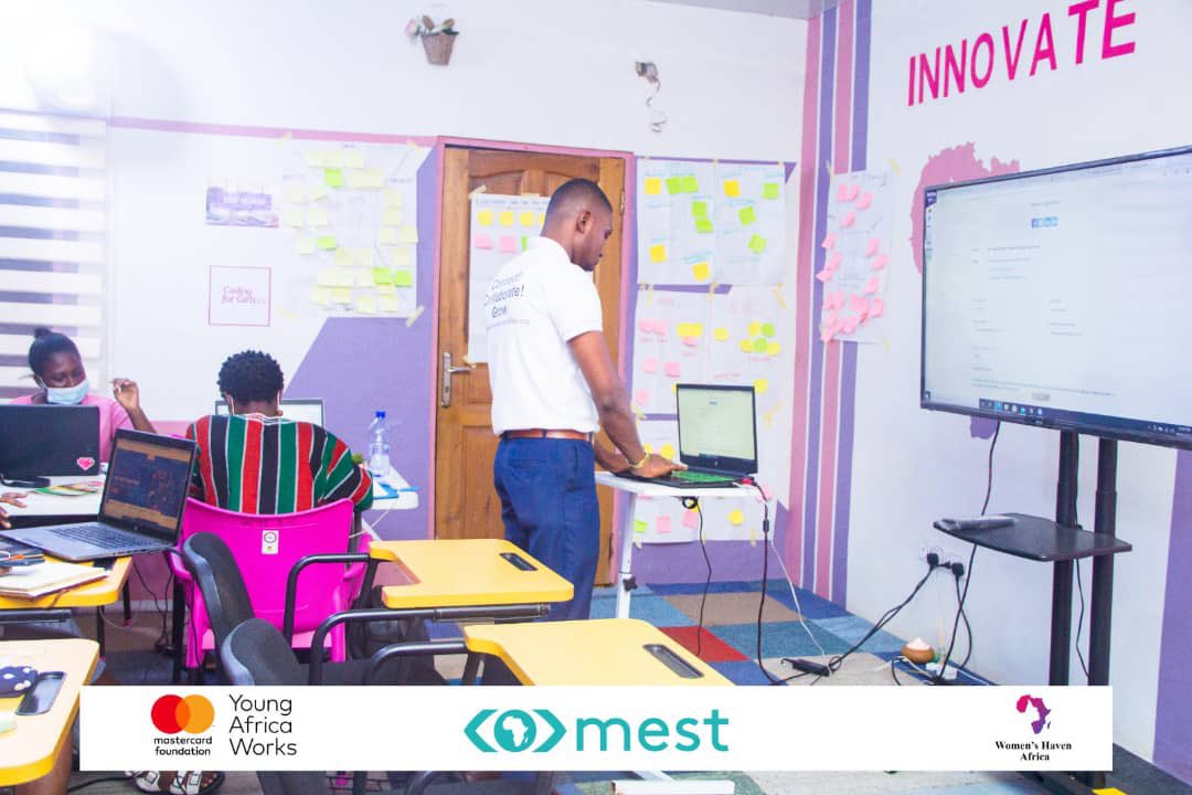 haven_africa's tweet photo. Participants were taught what a user research is, why we need user research, and how to start a user research from the objectives, hypotheses, methods, conduct and synthesis.
#preMEST
#startupcreation
#WomensHavenAfrica
@MESTAfrica @youngafricawks @MastercardFdn https://t.co/GZ5j0itwBZ