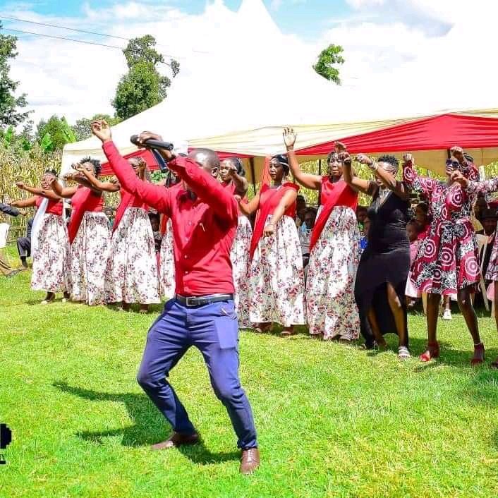mc_danny_ke's tweet photo. Halafu usikatae kuniitia sherehe. Sikuli sana. Help me retweet my hustle! 

HIRE US #WamesemaNiMacharia Elodie Kwame Owino Equity https://t.co/9ltR2aqCma