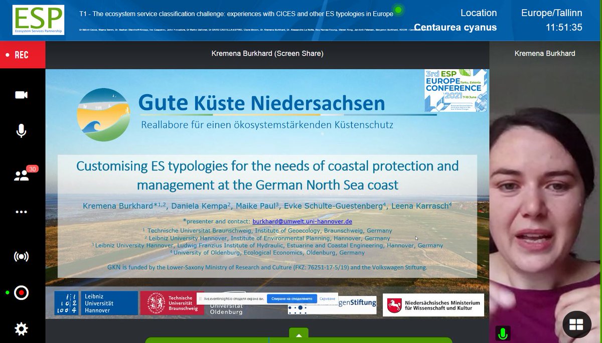 Benjamin_Brkhrd's tweet photo. @KrBurkhard @GuteKueste at #esp21eu talking about needs to adapt #ecosystem_services typologies to regional needs ๐ https://t.co/71OTdoIz47