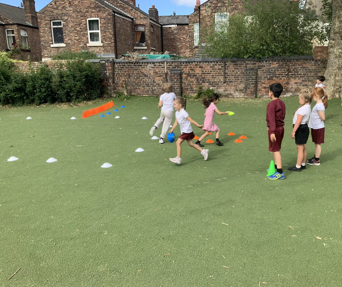 ABCPschool's tweet image. #Class2S loved their PE lesson in the sun this morning! #ABPE #TeamworkSkills