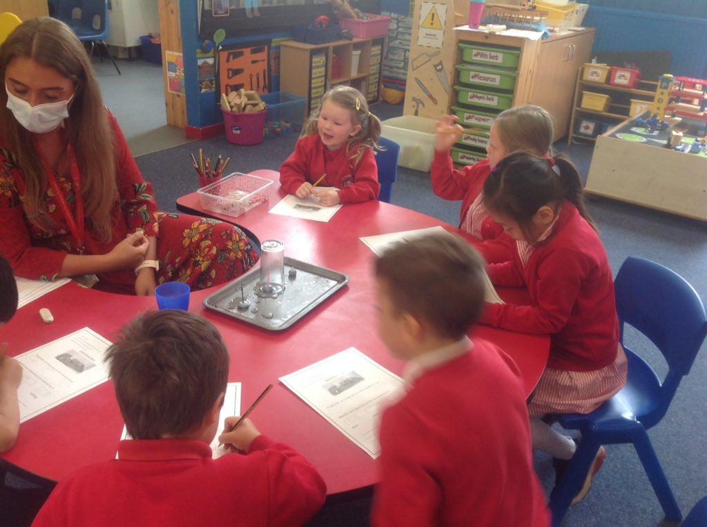 ClassLancelot's tweet photo. He children are enjoying our science investigation this week. Looking at how long it takes to put a candle out. https://t.co/CTAeF0S9FT