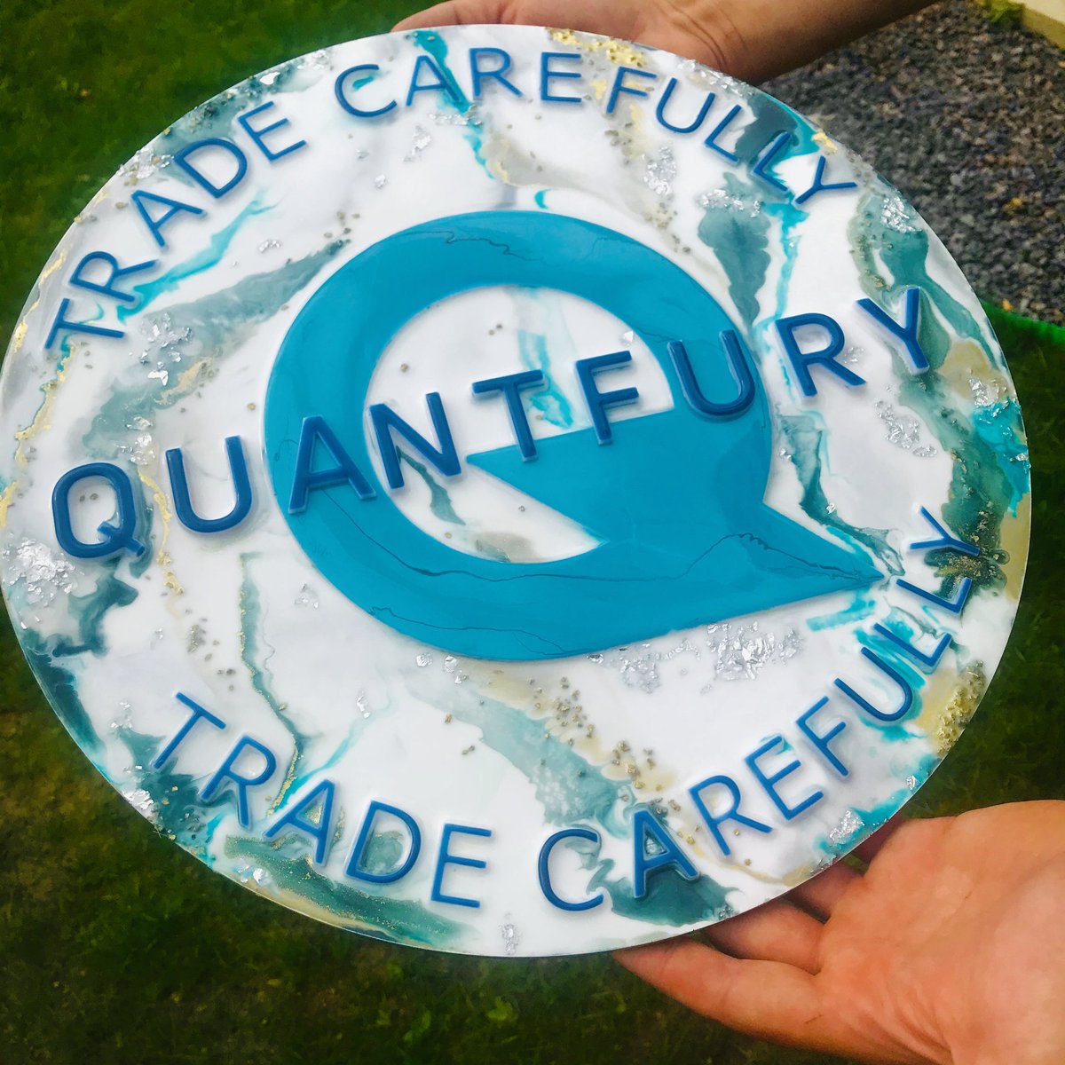 cryptogifts_en's tweet photo. Finished work on a wonderful painting. I wish the project team success and prosperity. The future is Quantfury 🤠☺️🌍 #quantfury #qtf #quantfurian https://t.co/JaVS4ZmeZY