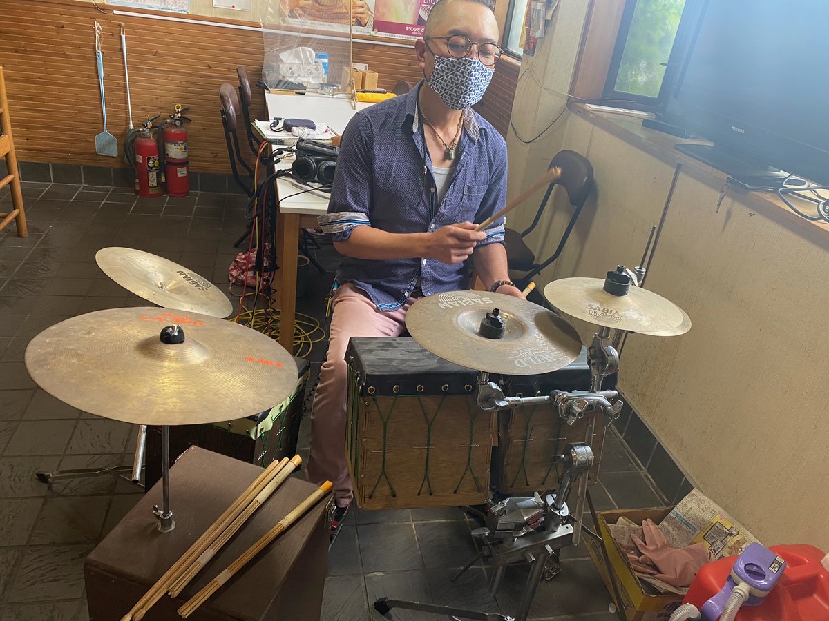 キックス 公式 Fm909 Am765 Ybsラジオ スコーパー情報 6 9 にちなんで ロック な寿司店主を紹介 魚幸 市川三郷町市川大門 バンド歴35年 寿司職人歴30年 ドラムセットの太鼓部分は 全て秋山さんの手作り 現在 カヌーやカヤック 作り キックス 公式 Fm909 Am765 Ybsラジオ スコーパー情報 6 9 にちなんで ロック な寿司店主を紹介 魚幸 市川三郷町市川大門 バンド歴35年 寿司職人歴30年 ドラムセットの太鼓部分は 全て秋山さんの手作り 現在 カヌーやカヤック 作り