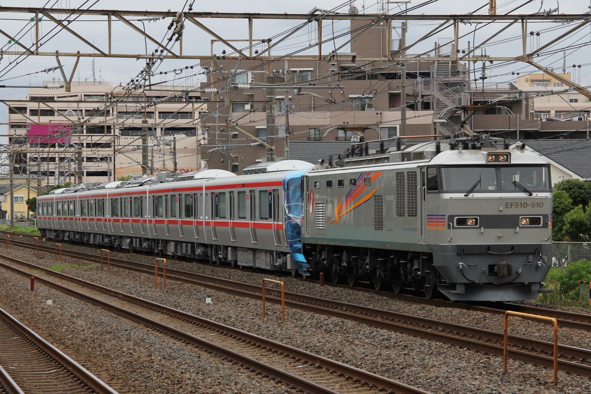 expresstokiwa's tweet photo. 9年前の今日6月11日は
EF510牽引のTX甲種輸送を撮っていた
9371レ EF510-510+Tx2000系6B
2011.06.11
#EF510
#TX2000 https://t.co/Rpq3I3vGcB