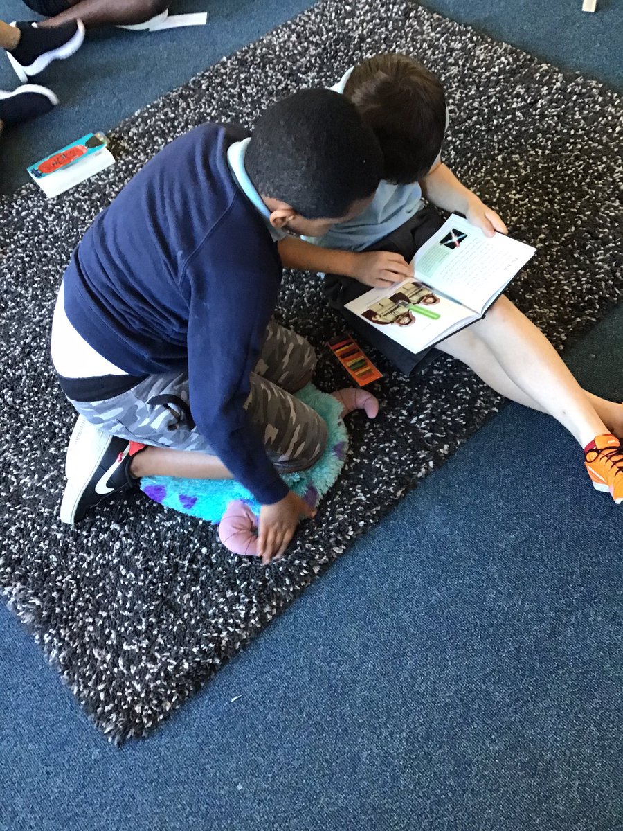 STC__6RC's tweet image. We are really enjoying our new Star Wars Lego books! Thank you @STC_F2HD @STC_BookChat 📖👍