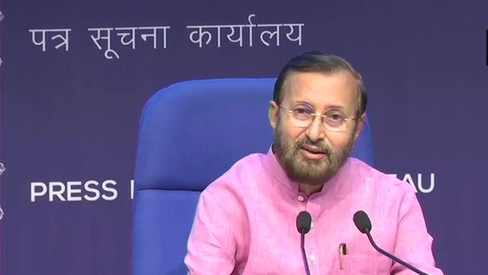 NiwanTimesInd's tweet photo. #Delhi खरीफ सीजन के पहले ही MSP घोषित की है और उसे बढ़ाया भी गया है। रेलवे यातायात ज्यादा सुरक्षित करने के लिए 4G स्पेक्ट्रम का रेलवे को ज्यादा आवंटन किया गया है -  प्रकाश जावड़ेकर, केंद्रीय मंत्री
@PrakashJavdekar #MSP #railway #4GSpectrum #2gSpectrum #News1India #NiwanTimes https://t.co/oAXnhkeyge