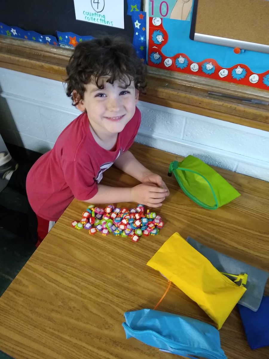 kindertrender's tweet photo. Math centers in action in Jumpstart! #ExploreSPS @Holland_SPS  @officialSPS https://t.co/WR2wWBiAFs