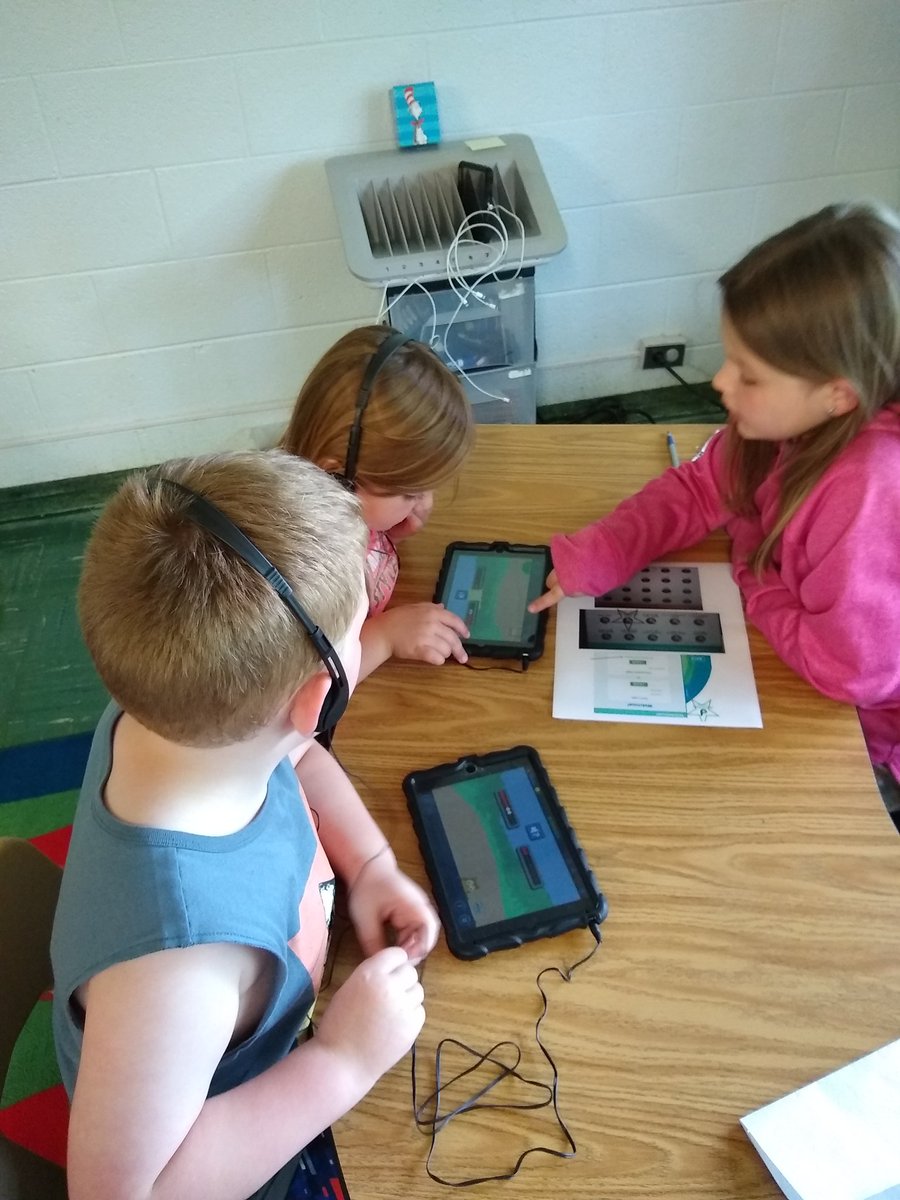 kindertrender's tweet photo. Math centers in action in Jumpstart! #ExploreSPS @Holland_SPS  @officialSPS https://t.co/WR2wWBiAFs