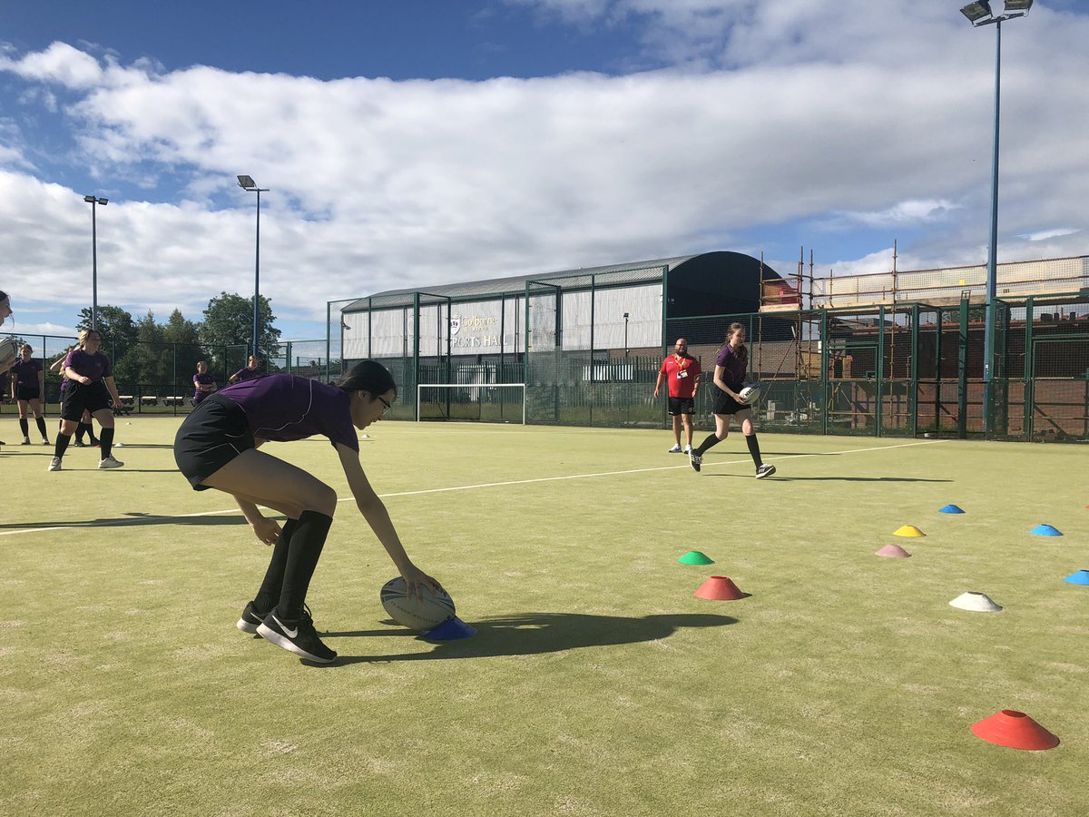 PeGolborne's tweet photo. Miss Clarke’s year 9 girls enjoyed their Rugby lesson in the sunshine this morning 🏈☀️ https://t.co/owSWiRr13O
