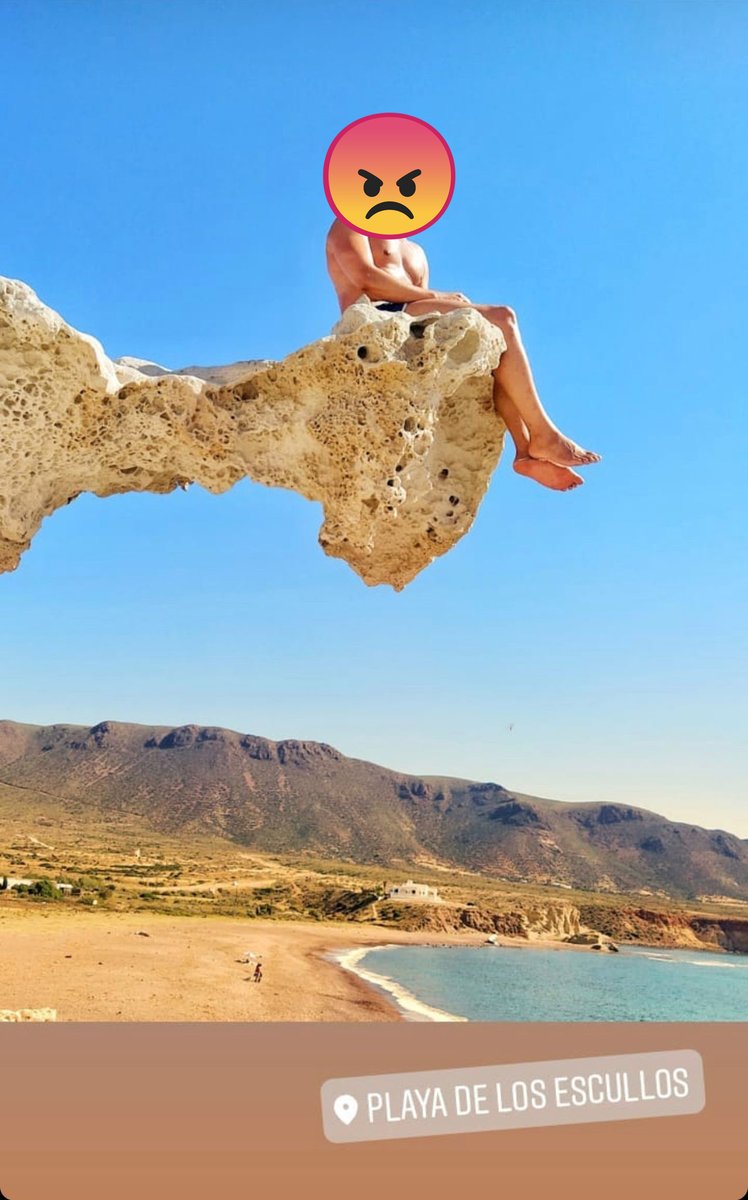 victorvisiedo's tweet photo. ¿Podéis dejar de subiros a la duna fósil de Los Escullos de una P**A vez para haceros la fotito? Muchas gracias #Almería #Escullos #duna #naturaleza https://t.co/VAIuqCk83Q
