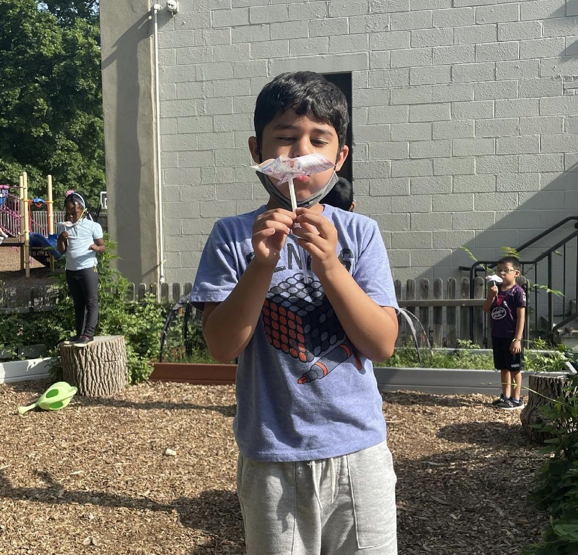 unitycharter's tweet image. Yesterday our K/1 headed out to the garden to test the #pinwheels they made as they learned about wind #energy.  Once they went back inside they took a #virtualtour of a #windfarm to see how energy was converted on a much larger scale #stem @NJPCSA @DrJB__ @Sustain_Motown