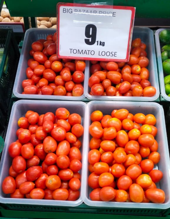 BigBazaar's tweet photo. #WednesdayBazaar Offer!
β
TOMATOES at FLAT βΉ9/Kg π
β
POTATOES at FLAT βΉ9/Kg π₯
β
ONIONS at FLAT βΉ28/Kg π§
Valid at Big Bazaar Stores or Order online at https://t.co/JMCBgnZpGg https://t.co/cpJwbrdyPH