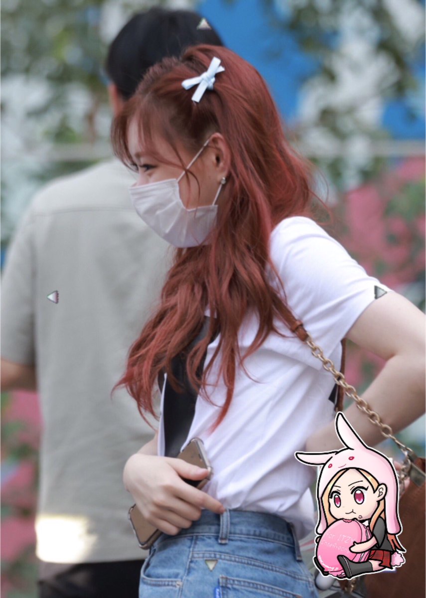 macaryeong0605's tweet photo. [preview] 210609 naver now 출근 
#itzy    #있지          
#ChaeRyeong    #leechaeryeong #채령    #이채령 #彩領 #李彩領 https://t.co/W8u5EP5Ize