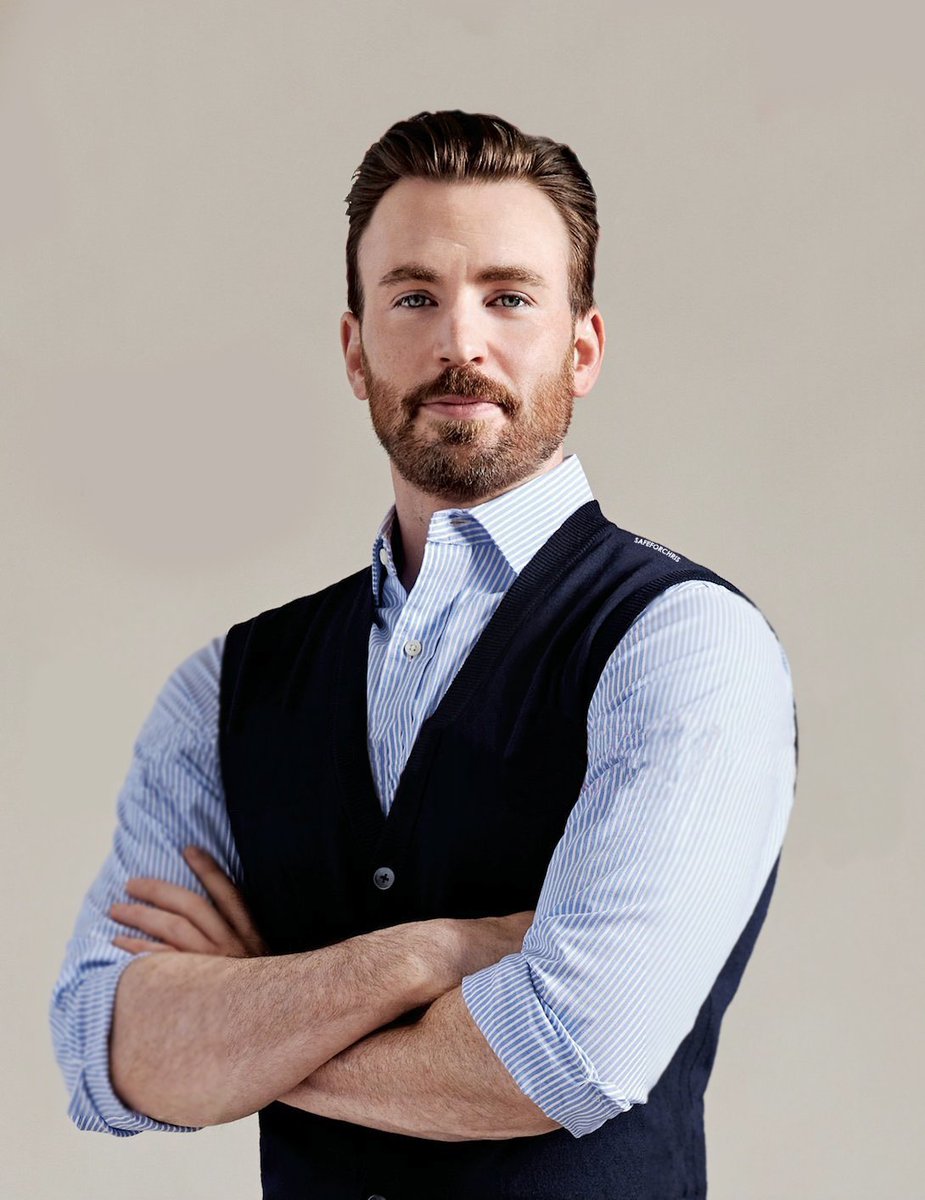 stevrogersfiles's tweet image. chris evans for the newsweek issue front cover logoless... because why not ✨👌🏼