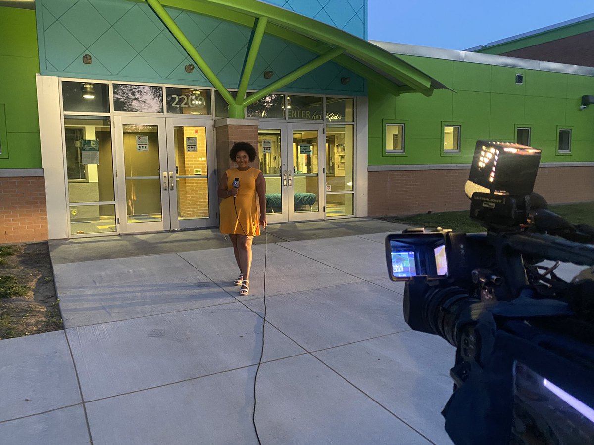 WaverleKETV's tweet photo. Back on First News! I’m filling in for @AlexMcLoon.. I’m live at @HopeCenterNE. The center is re-launching Hope Skate under a new name to honor the founders!

Come find all the deets on @KETV #FirstNews I’m live in less than 5 minutes! 🥰 https://t.co/qePz3AlGhH