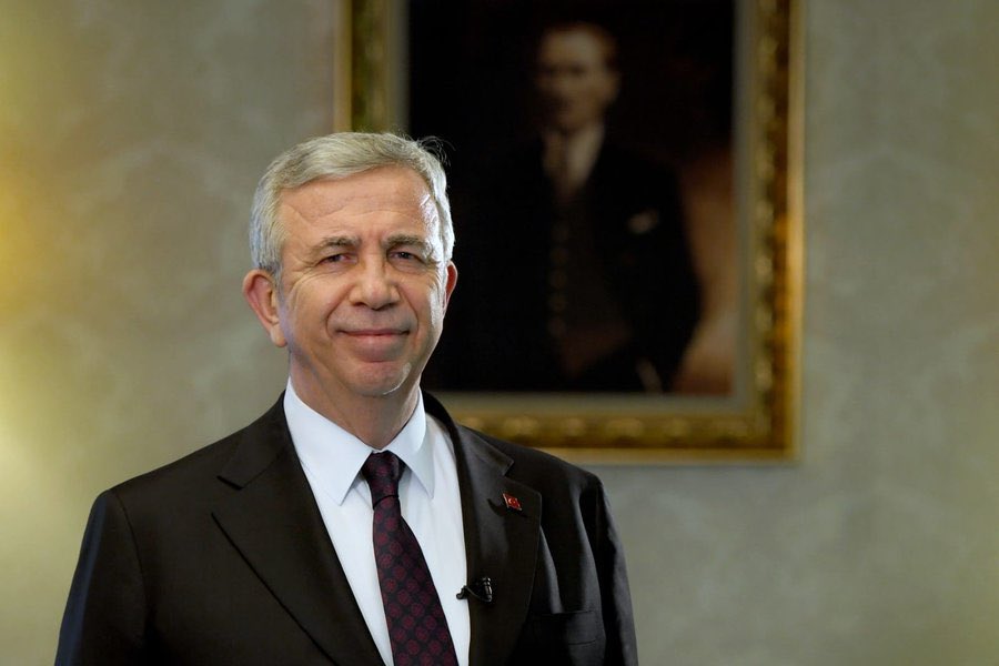 Mansur Yavaş'tan muhtarlara:

 "Açlıktan, soğuktan ölen olursa vebali hem size hem bana yazılır. Muhtaç birisi olursa haber verin, ayrımcılık yapmadan hepsine yardımcı olacağız."