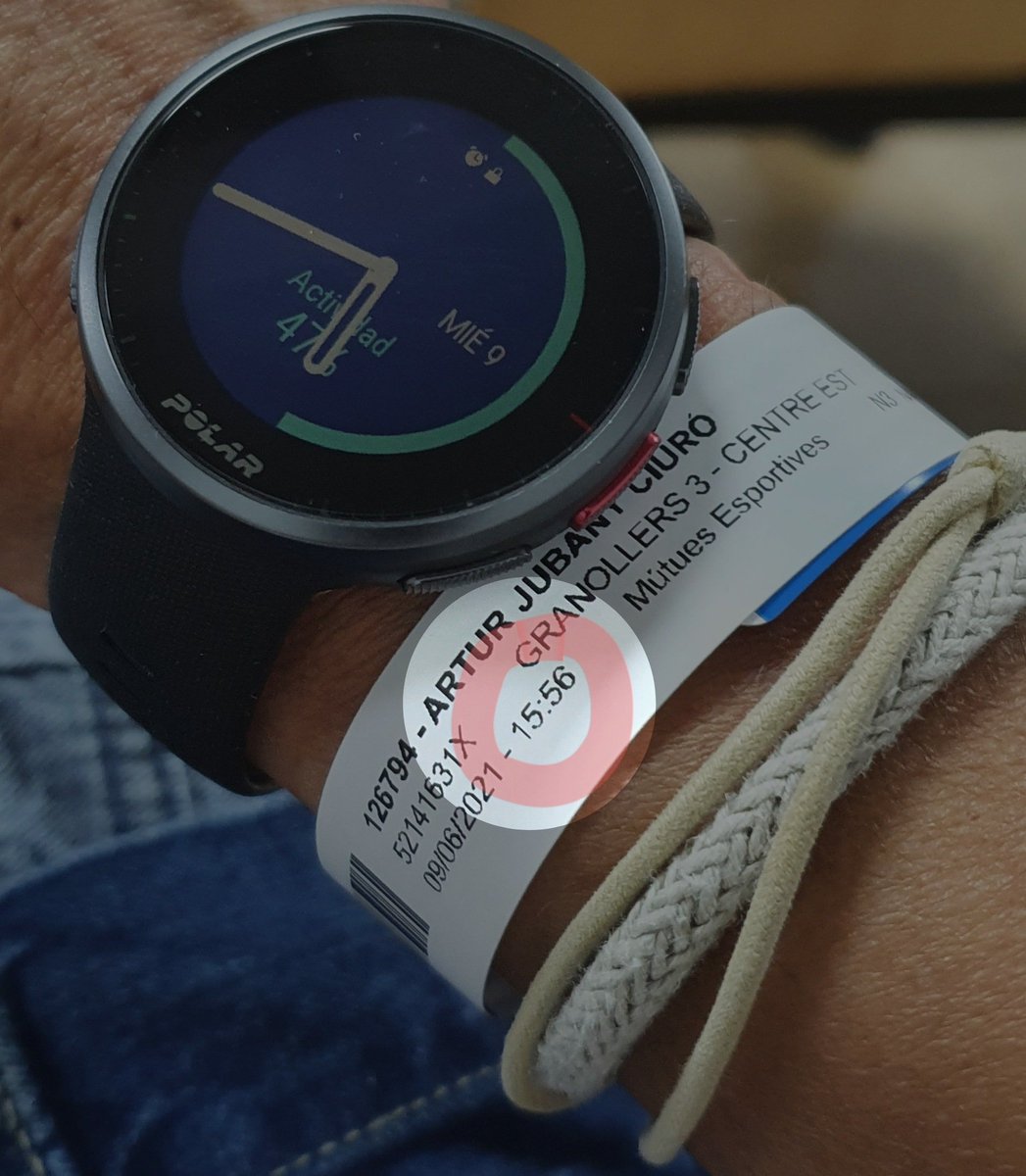 Després de 2 h. d'espera a Urgències del <a href="/hggranollers/">Hospital General de Granollers</a> surt una infermera i ens diu que en tenim mínim x 4 h.+ i ens convida a agafar una Bus i anar a Granollers a Centre.
INDIGNANT ! 
I a sobre a la sala de espera sense cap mesura #COVID19