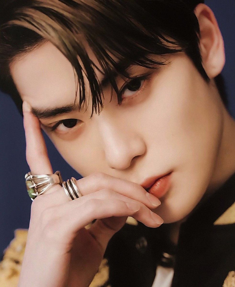 ً (@jjhlooks) on Twitter photo 