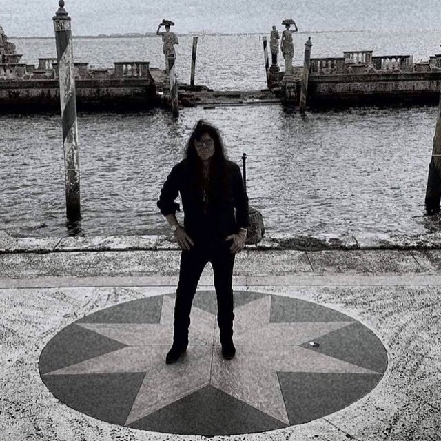 OfficialYJM's tweet photo. Pick up that guitar 🎸 Be confident in what you do and don’t be bothered by nay sayers. @Fender https://t.co/tya8qFHAZA