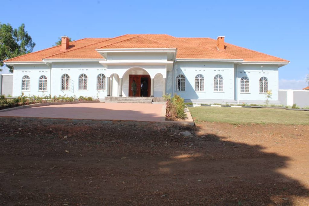 cpmayiga's tweet photo. Olubiri lw’e Nkoni luyoyoteddwa bulungi. Bulijjo olubiri luno lwa mabaati naye kati lutekeddwako amategula era emikolo gy’Amatikkira aga 28 nga Kasambula 31 gyakubeera wano. https://t.co/X1qORK59nU