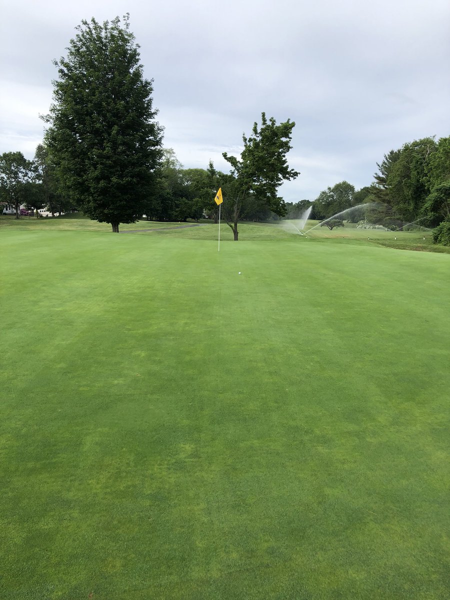 moovinh's tweet photo. #puremovetomodern early morning on the course walking https://t.co/CrhkxUESTj