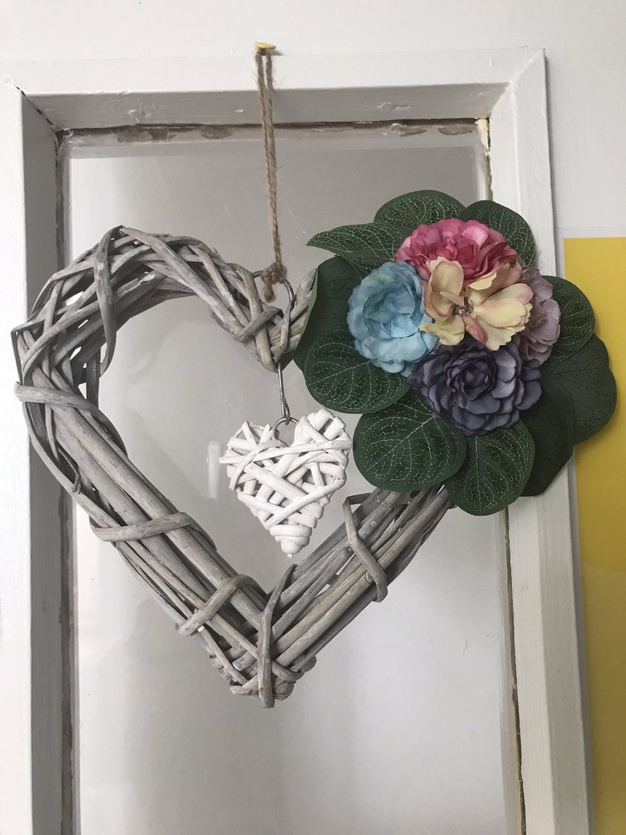 YRClondalkin's tweet photo. The finished wreaths #art #craft #makeanddo #creativity #weareyouthreach @ddletbYR @NAYCEXEC @ETBIreland @ddletb @SOLASFET @EUFunds_Ireland @ESF_Ireland https://t.co/S9IIbegcYo