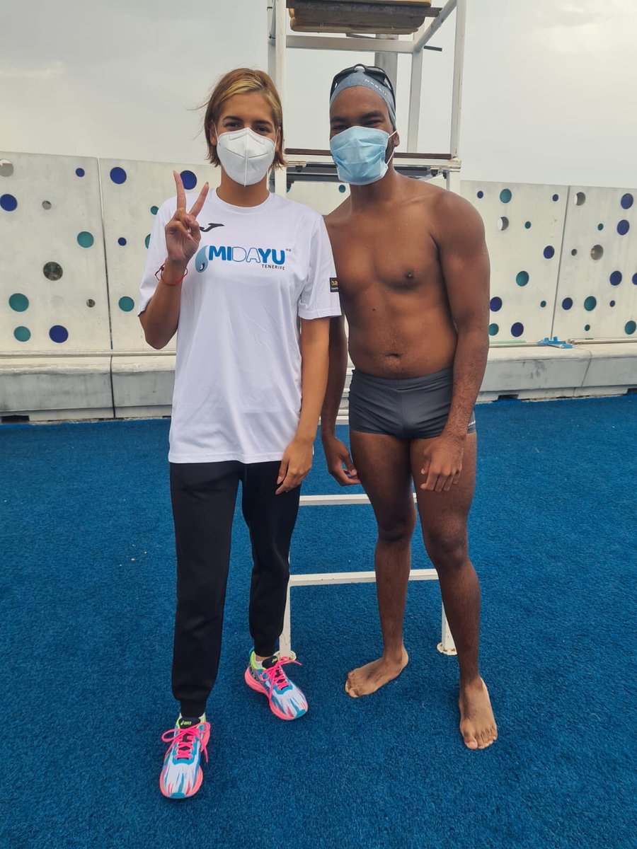iesbparmas's tweet photo. 🗣El alumnado de PAD-Natación 🏊🏻‍♀️🏊🏽‍♂️de 1° ESO y FPBA ha conocido hoy a Michelle Alonso, dos veces Campeona Olímpica 🏆en los Juegos Paralímpicos de 2012 y 2016. Recientemente se alzó con su cuarto título continental proclamándose Campeona de Europa en su prueba reina de 100 braza🧵 https://t.co/1X9h1xtuwX