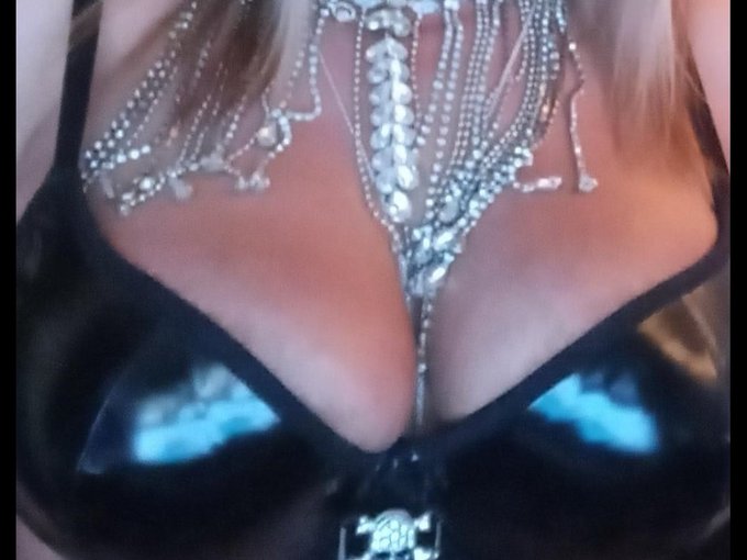 I'm online right now on Skyprivate - pay-per-minute system for Skype live shows. Call me right now in<a href="/tag/realloyalfans"class="tags"><span>#realloyalfans</span></a>