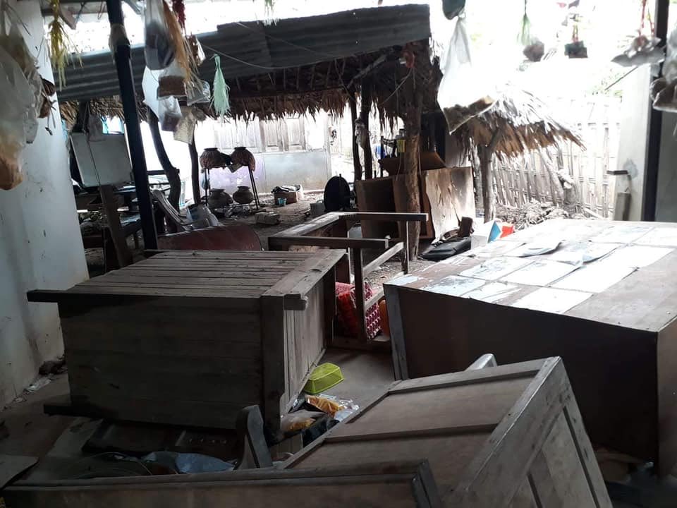 nslwin's tweet photo. AYADAW, Sagaing Region:

SAC Terrorists broke into houses and shops in Kebar village today afternoon. They searched and destroyed household items. They also stole the things they wanted. 

#June9Coup #WhatsHappeningInMyanmar #MilkTeaAlliance https://t.co/qMYtkyPgFl