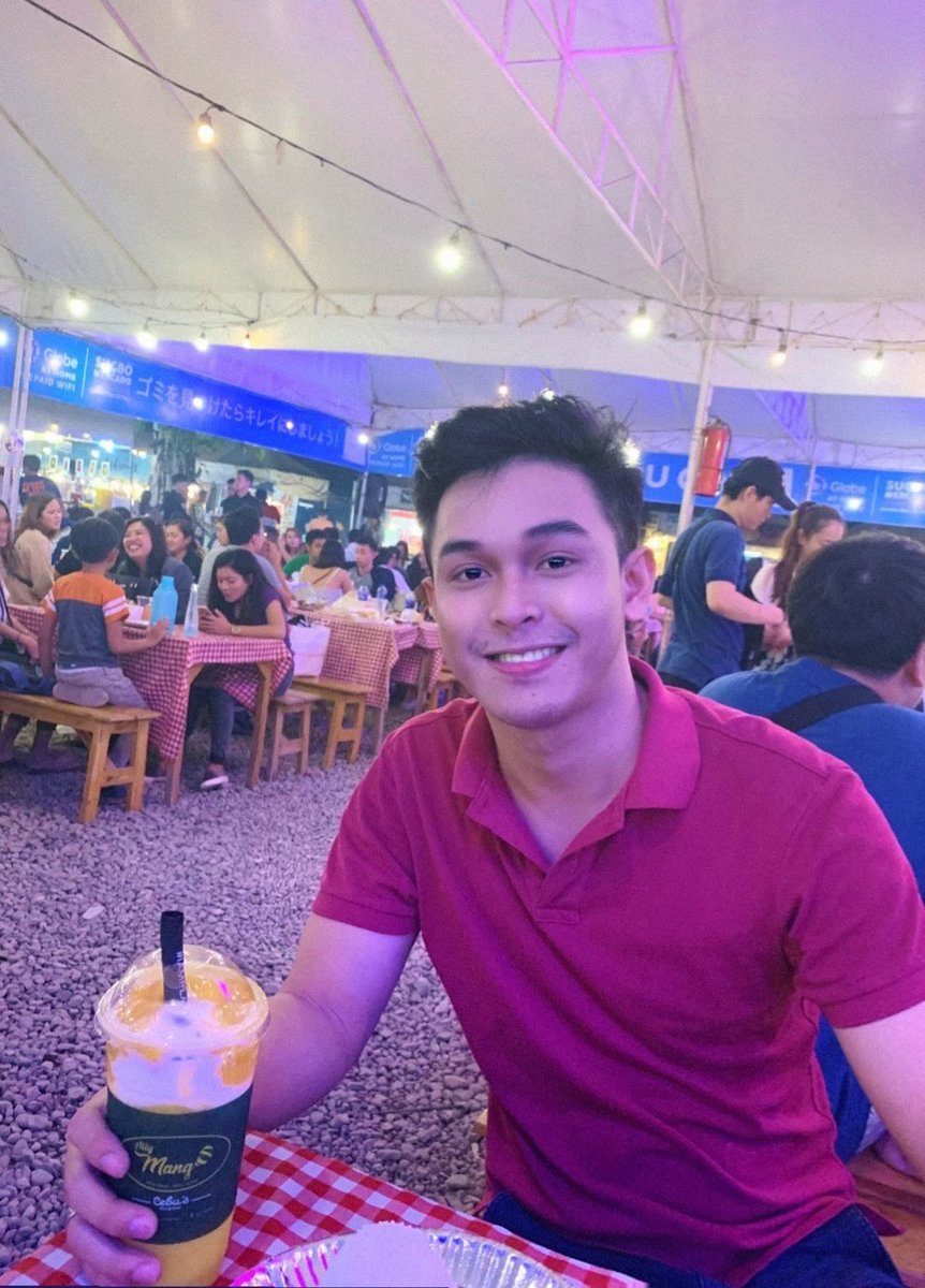solanalorenze's tweet photo. your pov when you date me 🥺 https://t.co/hpqRWvYbax