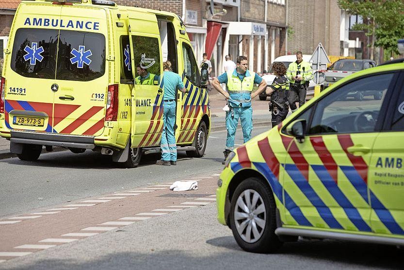 Meisje geschept door auto in Hilversum: traumaheli ingezet, politie start uitgebreid onderzoek..