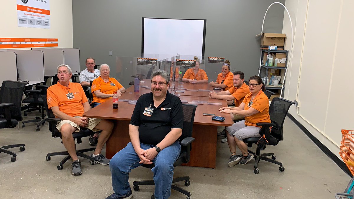 Congratulations to the MET team at store 2761 for being 7 years safe!!! Amazing job team!!!