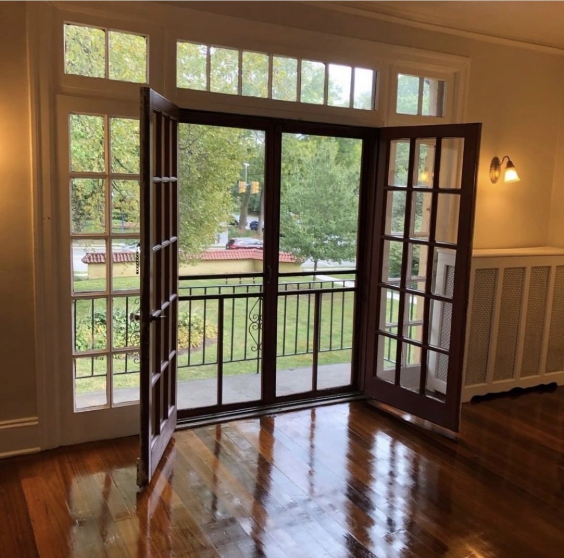 MainLineApts's tweet image. Is there anything better than a summer breeze coming through these French doors? We love Sevilla Court's decorative features!