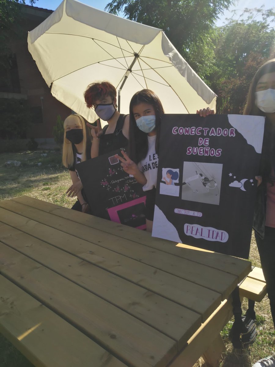 IesMMolina's tweet photo. Hoy volvíamos a los estands de la feria a promocionar nuestros inventos. #2ESOA. Ha sido genial recibir a nuestros compañeros de #1ESO en el #jardíndelmolina #bancos #tallerdeinventores #proyecto https://t.co/0a7a2RadFd