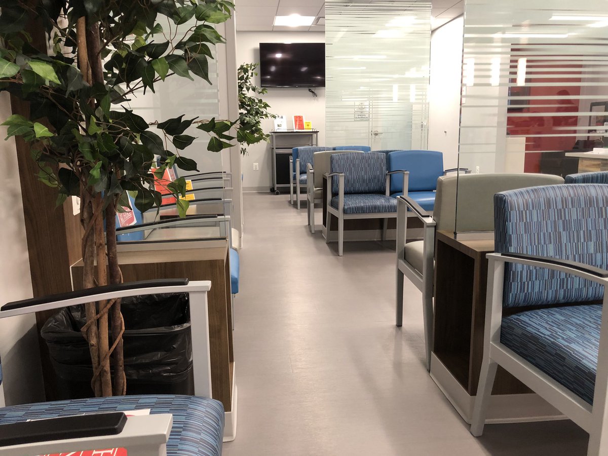 JamesNebeker's tweet photo. Solid guest WiFi, nice (fake) greenery, TV turned off, quiet Rolling Stones playing in the background. Not a fish tank in sight though. Grade: B+ #ratethewait https://t.co/Mw2uULHyZl
