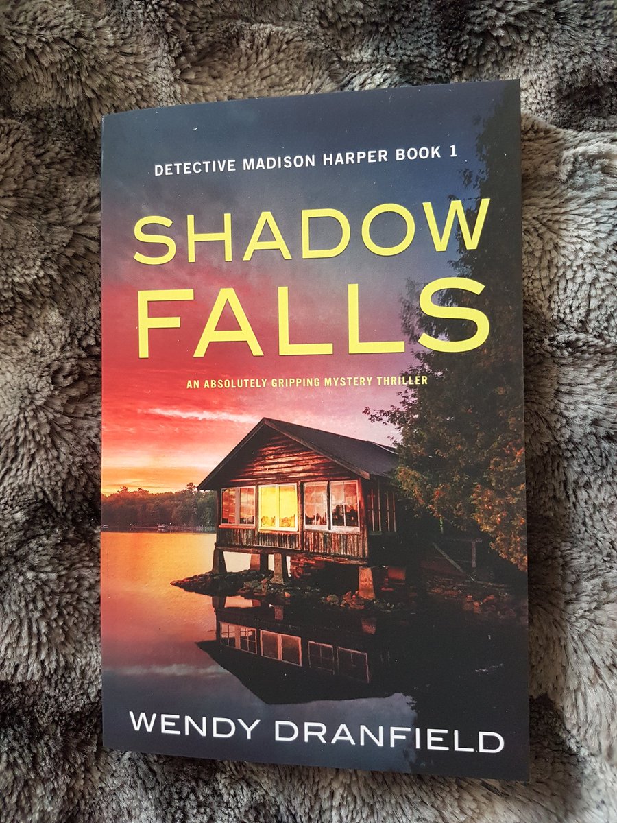 brownflopsy's tweet photo. #BookPost 💕
Thank you to the lovely @WendyDranfield for this fab #giveaway prize! #ShadowFalls Book one in the Detective Madison Harper series. Looking forward to reading it! 😁❤ https://t.co/mnaAtdHWXK