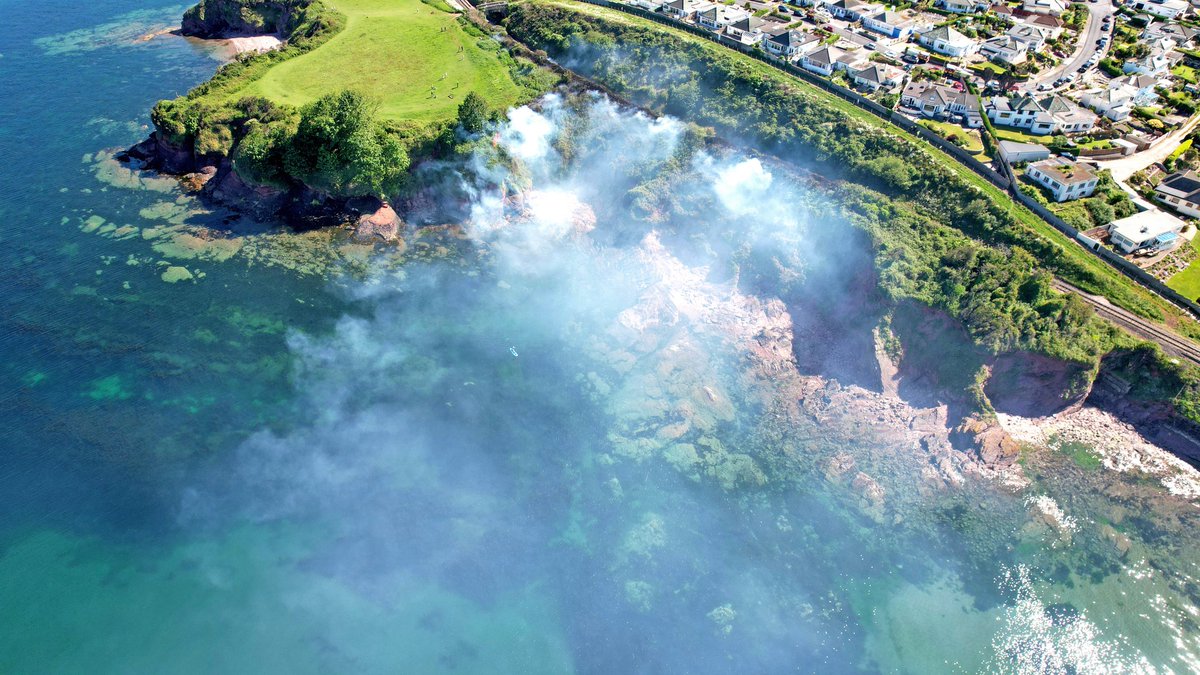 SunriderDrones's tweet photo. Gorse Fire at Goodrington yesterday.  No people injured and hoping that any nearby wildlife was able to safely get clear. CAA seperation distances maintained throughout. #gorsefire #summer #aerialphotography https://t.co/4ceaEFzPRy
