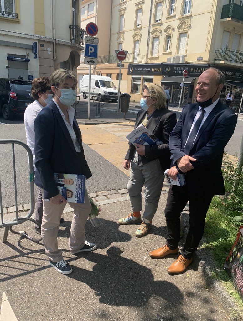voinconmc's tweet photo. #regionales2021 #departementales2021 Très bon accueil et de nombreux soutiens ce matin au marché du sablon dans le canton de #Metz3.@PourMetz @RN_Moselle @ljacobelli https://t.co/vP9Uv8FBad