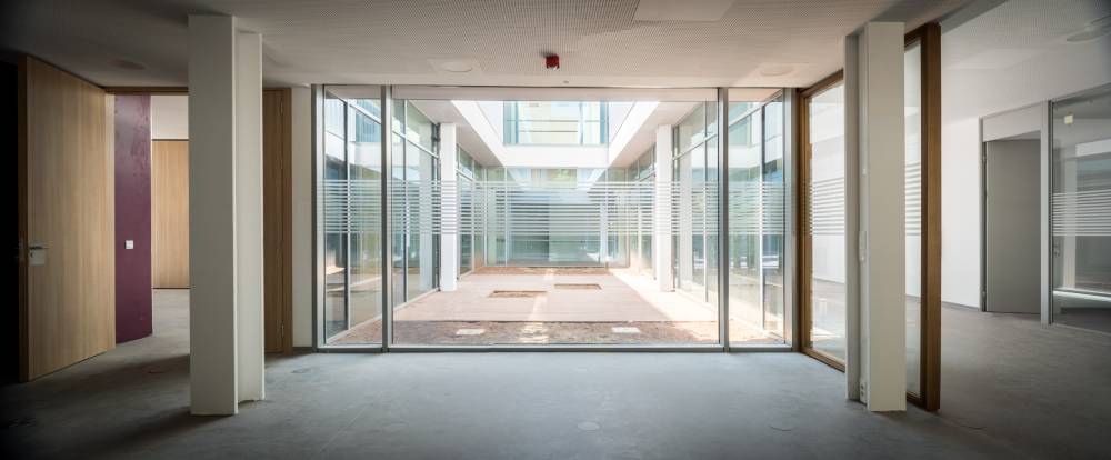 ArquitectosCTAC's tweet photo. #ARq_CS Centro de Mayores en Benicàssim. Proyecto de Juan Antonio Juncos y Rubén Bellido. Se plantea un edificio de planta baja y superior, con una disposición de patios centrales que iluminan todas las estancias... https://t.co/R9DUhavAxQ https://t.co/0vswUJ6kiZ