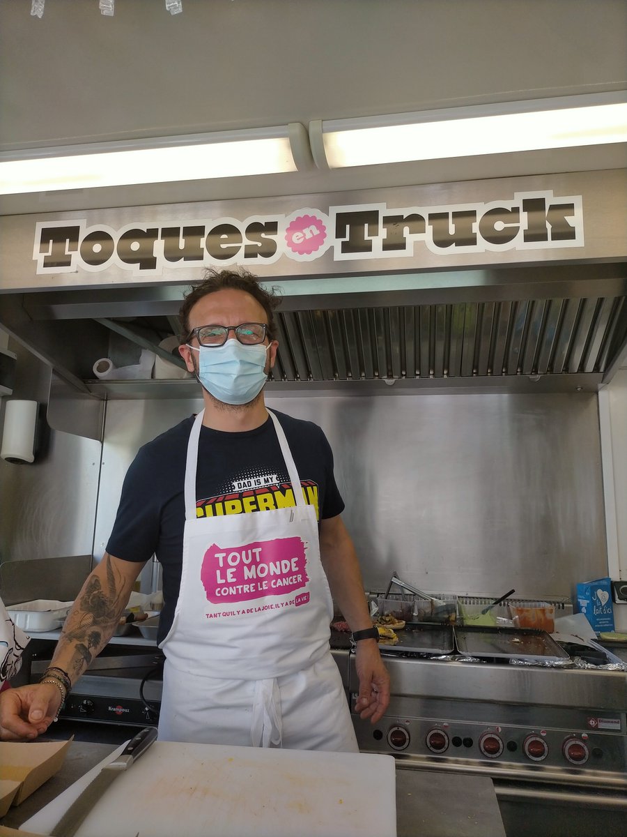 Hôpitaux Ambroise-Paré et Raymond-Poincaré AP-HP (@pare_poincare) on Twitter photo Au programme : déjeuner réalisé par le <a href="/chefzanoni/">Simone Zanoni</a> 🧑🍳🍔et ateliers pâtisserie 🍰pour les jeunes patients de l'hôpital Raymond-Poincaré <a href="/APHP/">Assistance Publique – Hôpitaux de Paris (AP-HP)</a> 🧑⚕️ Au programme : déjeuner réalisé par le <a href="/chefzanoni/">Simone Zanoni</a> 🧑🍳🍔et ateliers pâtisserie 🍰pour les jeunes patients de l'hôpital Raymond-Poincaré <a href="/APHP/">Assistance Publique – Hôpitaux de Paris (AP-HP)</a> 🧑⚕️