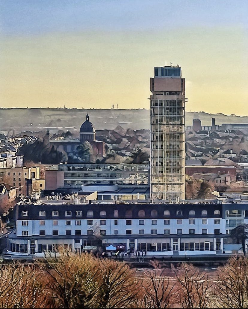 Beautiful photo from a different perspective with the County Hall and Church of the Holy Spirit in the background.

Photo Credit: Marcus Antonius (Instagram)  

#Cork #PureCork #KeepDiscovering #ExploreCork #TheKingsley