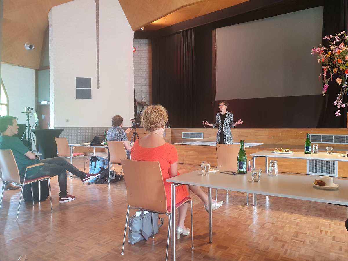 Wij waren vandaag op uitnodiging van <a href="/Heidi_Leenaarts/">Heidi Leenaarts</a> te gast bij <a href="/unitedeconomynl/">United Economy</a> om over te spelregels van ons toekomstige samenleving te discussiëren. Wat een inspirerende bijeenkomst 🙏