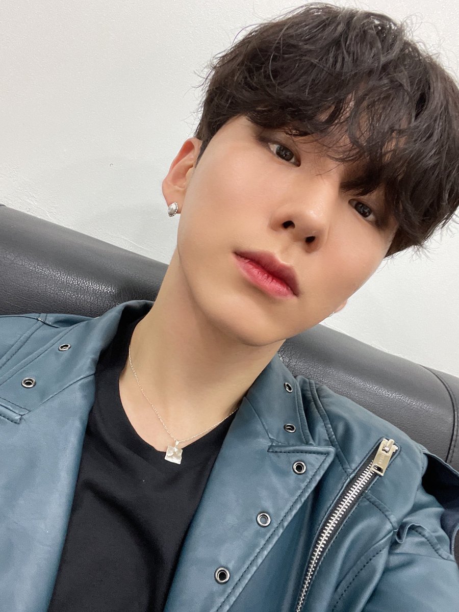 OfficialMONSTAX's tweet photo. 몬베베 오늘 쇼챔 잘 봤나여?!?!
오늘 하루도 마무리 잘해여!!
MONBEBE did you enjoy our performance at Show Champion?
Have a good evening!! #기현 https://t.co/7IT2oQ1XsT