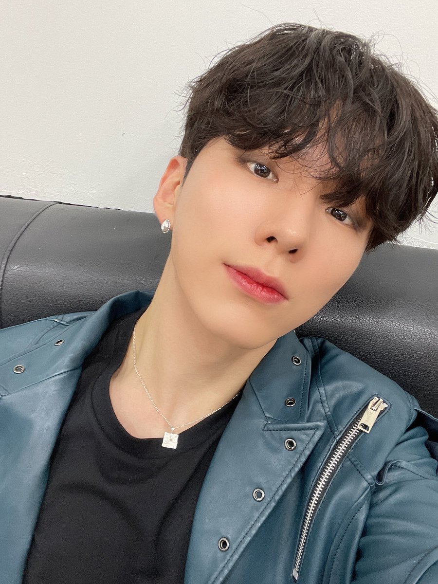 OfficialMONSTAX's tweet photo. 몬베베 오늘 쇼챔 잘 봤나여?!?!
오늘 하루도 마무리 잘해여!!
MONBEBE did you enjoy our performance at Show Champion?
Have a good evening!! #기현 https://t.co/7IT2oQ1XsT