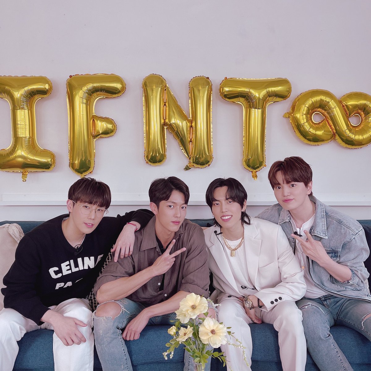 Official_IFNT's tweet photo. [📸] INFINITE 11th Anniversary 🎂

💛 𝟐𝟎𝟐𝟏. 𝟎𝟔. 𝟎𝟗  💛
우리가 함께 만든 11년의 Real Story🌟
앞으로도 이어질 우리 Story는 네버엔딩❗️

#INFINITE #인피니트
#11YearsWithINFINITE
#네버엔딩_인피니트와_함께할_영원
#인피니트_인스피릿_11년의_RealStory https://t.co/0BjxnkkgG2