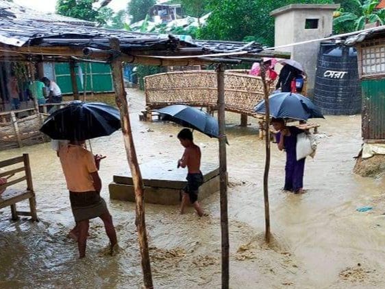 Rohingya_Camp's tweet photo. Location: Camp 8 East, Sub Blocks B42, B62, B49
Date: 09/06/2021
#Rohingya Community facing very difficult because of a big and long water canal which connected with #ModurChora river gets block during the rain and flood many shelters and road beside it.
#RYAMedia
๐ท #crd https://t.co/9kYPl7TVgi