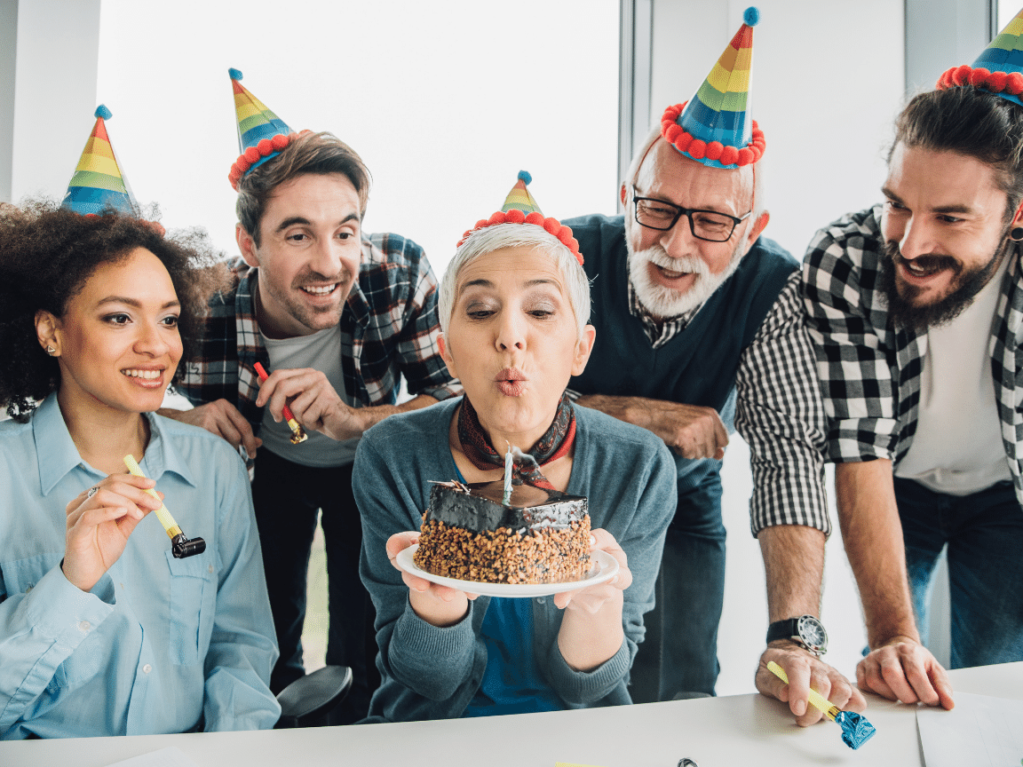staffsquared's tweet photo. Celebrating #officebirthdays is a really simple way of showing staff that they matter to you. It also creates a more positive culture that encourages staff to connect and get to know each other, and we’ve got some great ideas to get you started. 🥳🎁🎂

https://t.co/SdiIEB1XmF https://t.co/b4trBJOYIJ